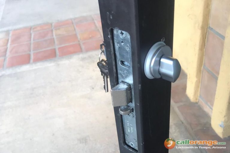 Residential door lock replacement service by locksmith in Tempe Arizona